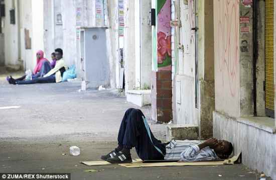 DM29A08A4E00000578-3124612-image-m-5_1434366839035