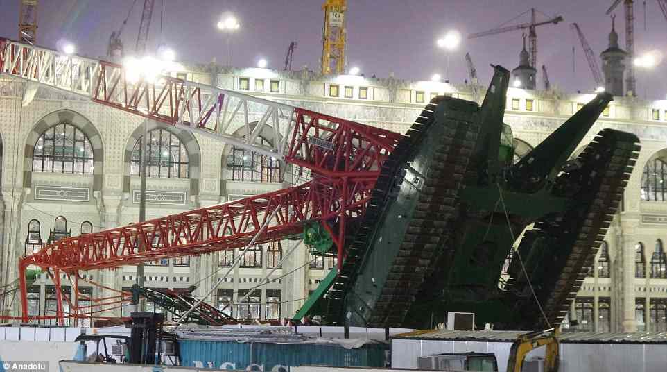 mecca2C31E25B00000578-3231117-image-m-58_1441994767683