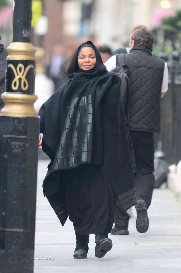 jackson-burqapay-heavily-pregnant-janet-jackson-4