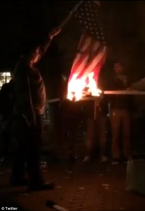 3a34064500000578-3919654-image-a-129_1478697773992