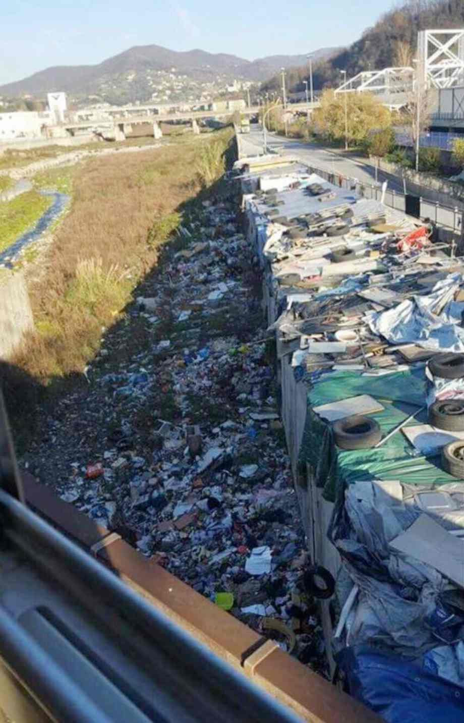 baraccopoli-genova-bolzaneto1