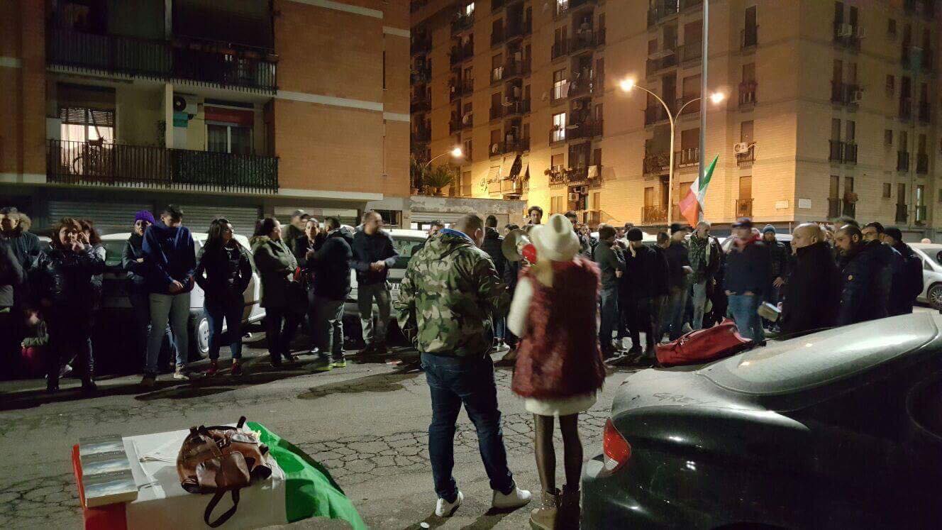 Roma, questura mura libreria per impedire conferenza su campo dei ...