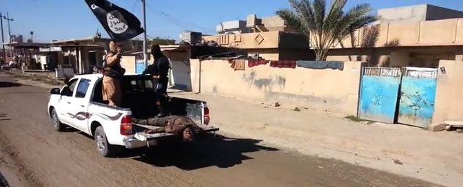 Carosello macabro di ISIS: i cadaveri degli ‘infedeli’ come trofei – VIDEO