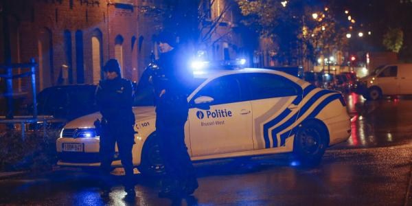 Bruxelles: retata in quartiere islamico, esplosione 6 arresti