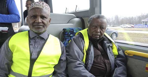 Nonni somali assunti per pattugliare bus devastati dai loro nipoti