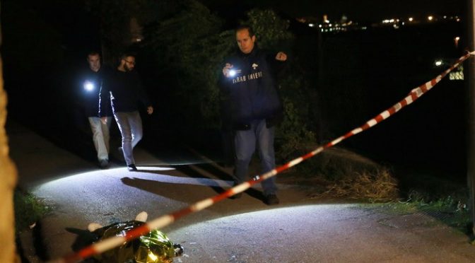 Padre ucciso a coltellate da Africano, la figlia: “Solo noi sappiamo la verità”