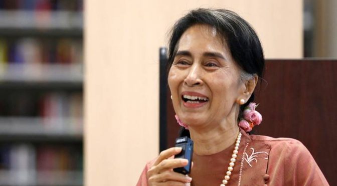 Oxford ritira riconoscimento a Suu Kyi perché ha espulso i Musulmani