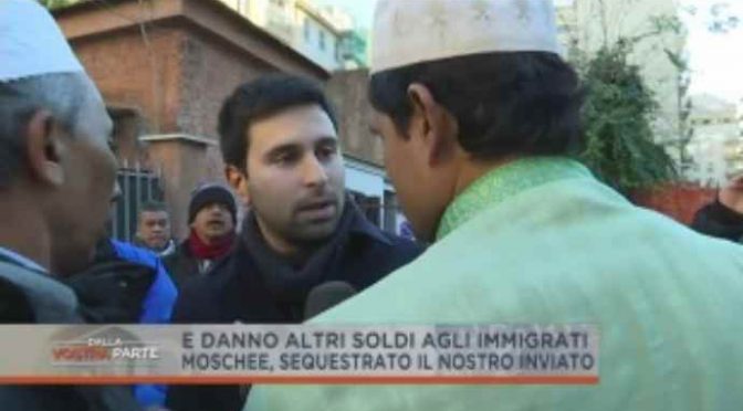 Giornalista sequestrato da islamici in moschea abusiva: sono ancora li – VIDEO