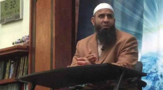 Imam: “Infedeli sono scimmie e vanno sterminati”