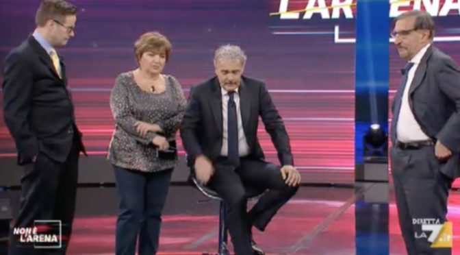 Massimo Giletti ha malore in diretta, sospesa «Non è l’Arena» – VIDEO