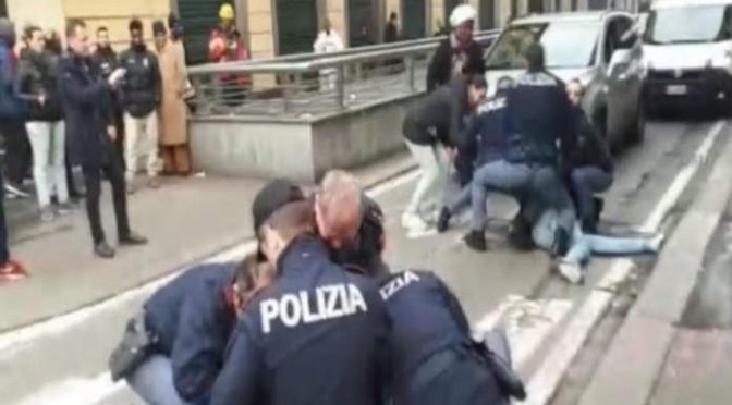 Torino fuori controllo: scontri etnici tra clandestini, passanti terrorizzati – VIDEO