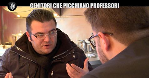 Prof aggredito da padre Rom, filmato delle Iene diventa prova