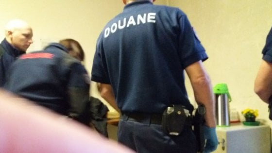 Bardonecchia: volantini contro sindaco e prefetto che sollazzano i clandestini