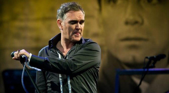 Morrissey ribadisce: “Tutti preferiscono la propria razza”