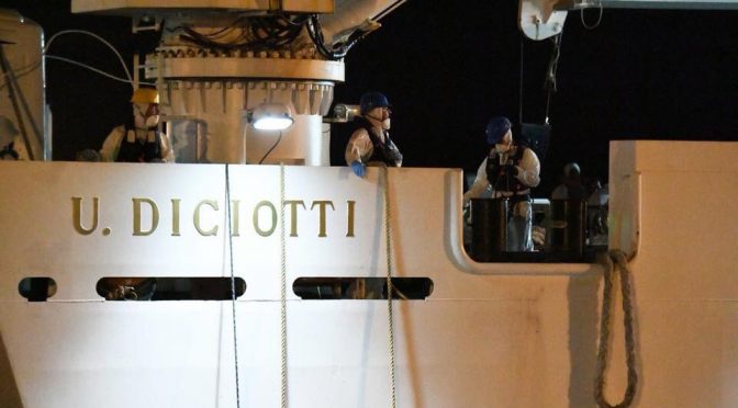 Diciotti: sbarcano i clandestini, Salvini fa arrestare i ‘rivoltosi’