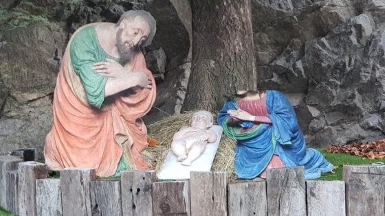 Inizia: decapitata madonna nel Presepe a Vercelli