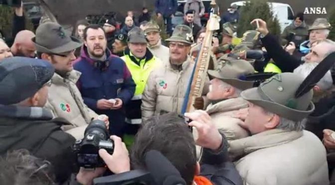 Ora i preti di Bergoglio vietano la Preghiera degli Alpini: “Troppo militarista”