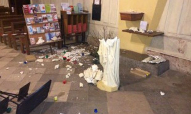 Ondata chiese profanate in Francia: 66 in 1 mese