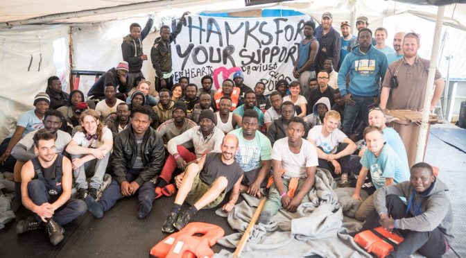 SeaWatch, i clandestini non si suicidano più – FOTO