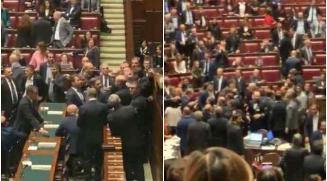 Scontri in Parlamento sul MES: 10 PD contro 1 Patriota – VIDEO