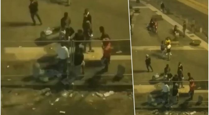 Immigrati respingono Polizia: “Non ce ne andiamo”, e agenti se ne vanno – VIDEO