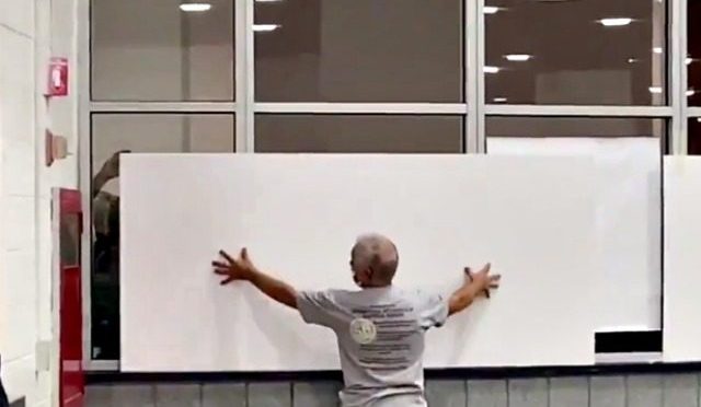 Michigan: funzionari nascondono lo spoglio – VIDEO