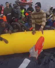 Ecco l’orda africana che i tedeschi stanno sbarcando in Italia – VIDEO