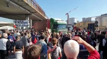 GENOVA ORA, PORTO BLOCCATO DOPO MATTANZA TRIESTE – VIDEO