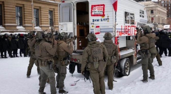 Europarlamentare: “Trudeau è un tiranno” – VIDEO