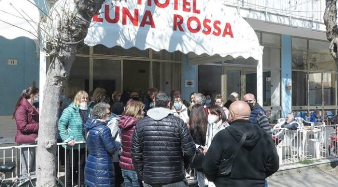 Ucraini protestano contro l’accoglienza: non vogliono zingari come vicini – VIDEO