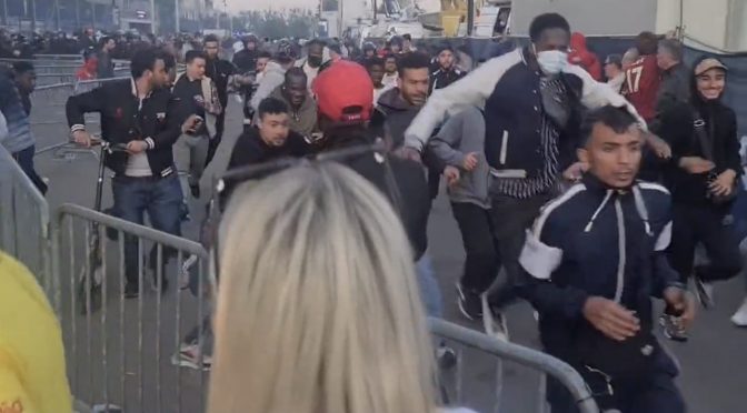 Stade de France: tifose molestate da centinaia di immigrati durante finale Champions – VIDEO