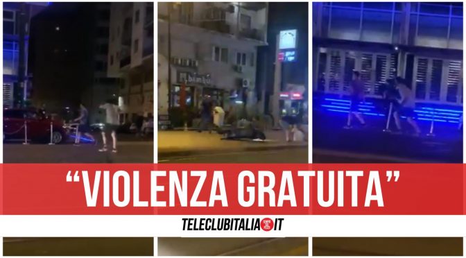 Violenza inglese a Napoli, passanti picchiati e motociclisti “placcati” – VIDEO