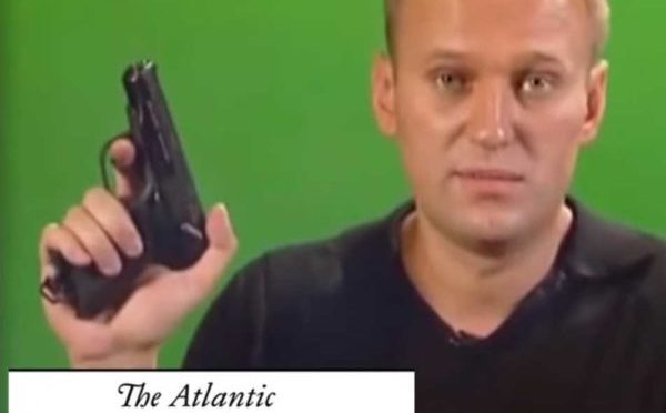 Navalny spiegava come uccidere i migranti islamici: “Scarafaggi”